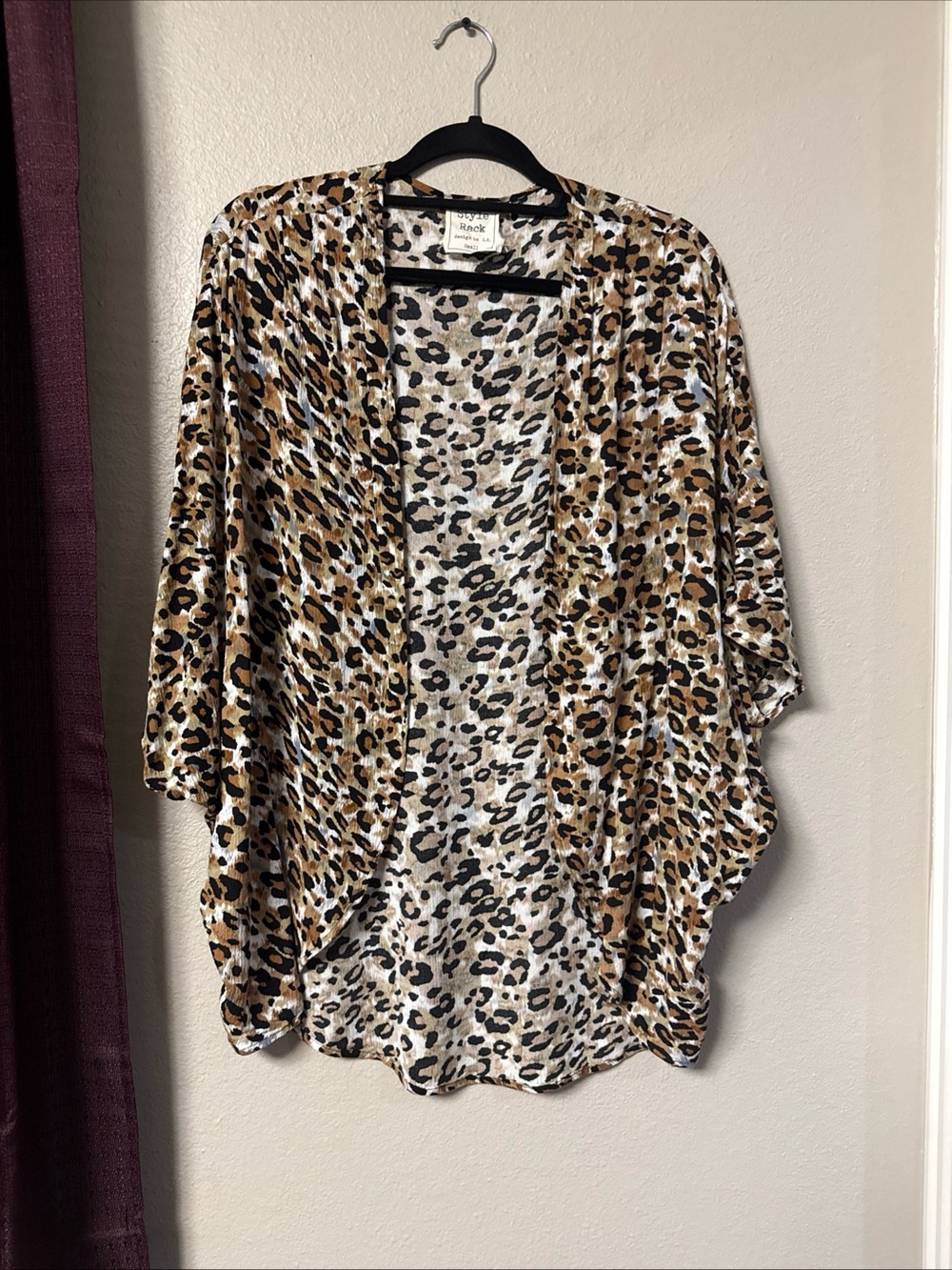 #919 Style Rack Animal Print Short Kimono Style Top Size Small